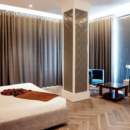 Redwood Resort Panchkula Eksteriør bilde