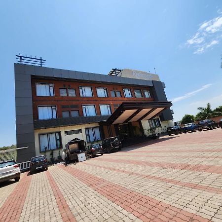 Redwood Resort Panchkula Eksteriør bilde