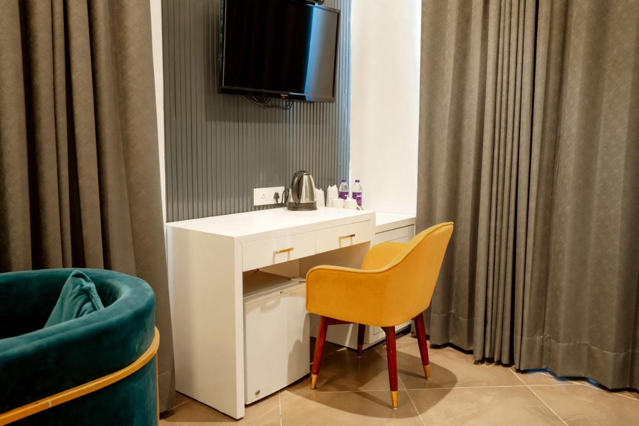 Redwood Resort Panchkula Eksteriør bilde