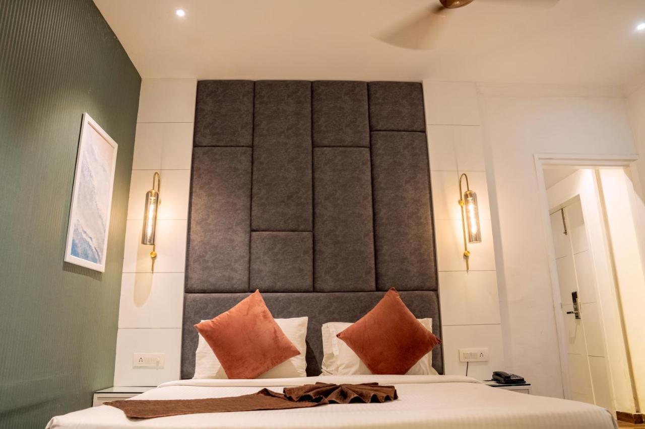 Redwood Resort Panchkula Eksteriør bilde